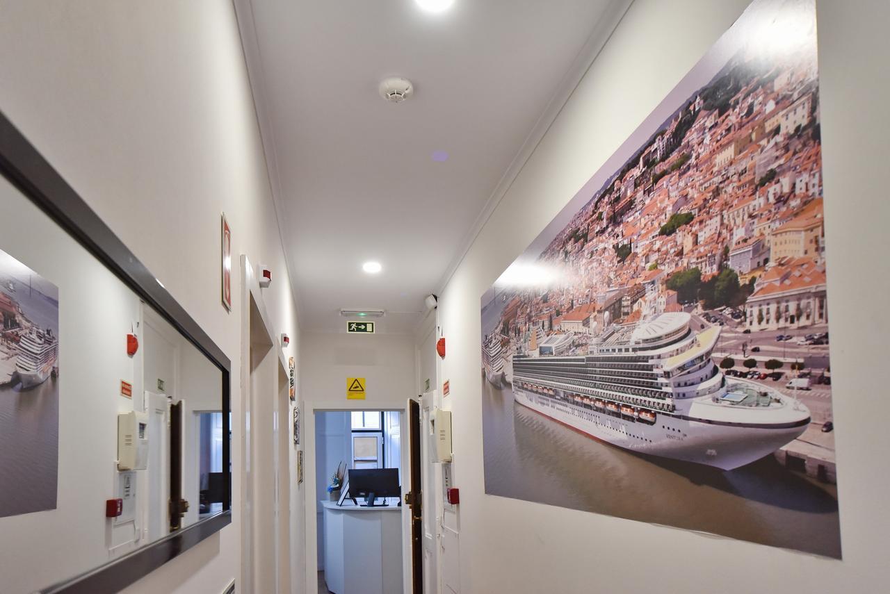 Train Lisbon Hostel Ngoại thất bức ảnh